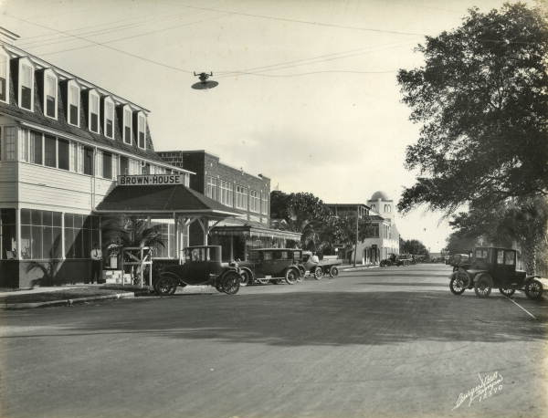 Brown House Hotel (New Haven Avenue) 1925